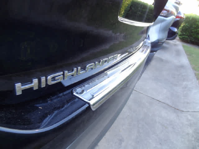 Used 2023 Toyota Highlander Platinum FWD image 19