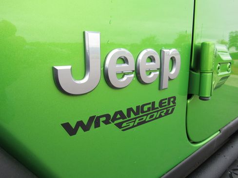 Used 2020 Jeep Wrangler Sport AWD/4WD image 38