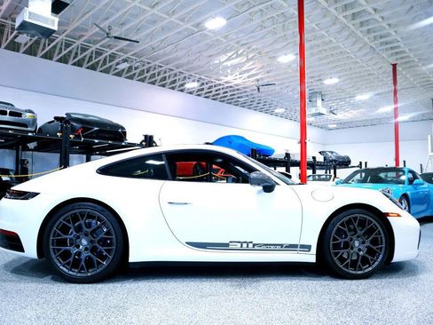 Used 2023 Porsche 911 Carrera T image 8