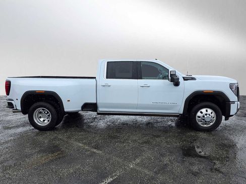 New 2026 GMC Sierra 3500 Denali Ultimate AWD/4WD image 2