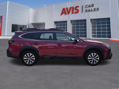 Used 2025 Subaru Outback Premium AWD/4WD image 5