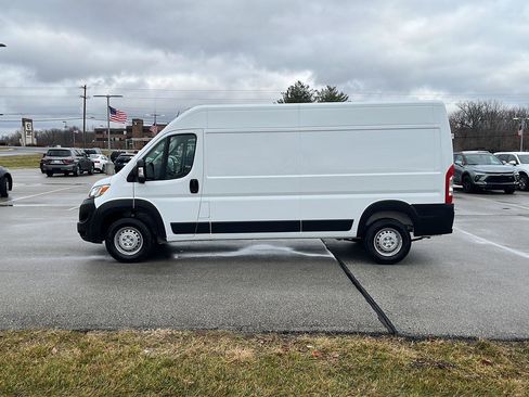 Used 2025 RAM ProMaster 3500 w/ Convenience Group image 2