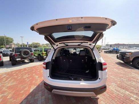 Certified 2025 Honda Pilot EX-L image 33