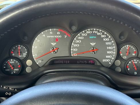 Used 2004 Chevrolet Corvette Coupe w/ Preferred Equipment Group RWD image 29