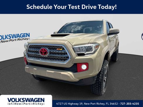 Used 2017 Toyota Tacoma TRD Sport w/ Premium & Technology Package RWD image 1