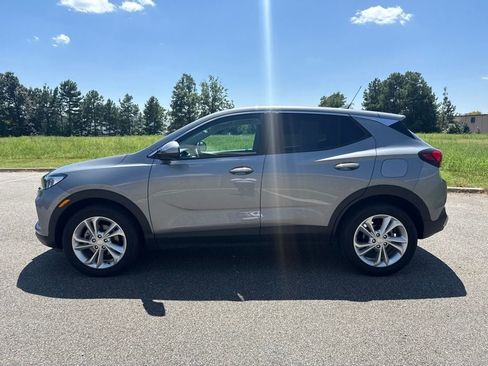 Used 2023 Buick Encore GX Preferred w/ Cold Weather Comfort Package FWD image 4