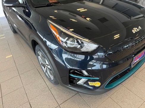Used 2022 Kia Niro EX FWD image 8