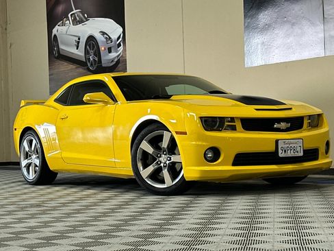 Used 2013 Chevrolet Camaro SS w/ RS Package RWD image 2