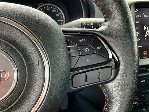 Used 2022 Jeep Renegade Trailhawk image 23