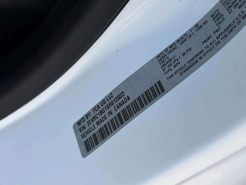 Used 2025 Chrysler Pacifica Select FWD image 10