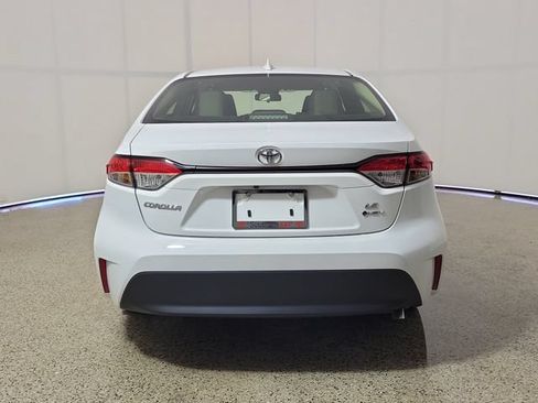 Used 2026 Toyota Corolla LE FWD image 6