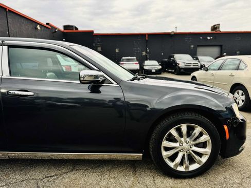 Used 2017 Chrysler 300 Limited w/ 300 Premium Group AWD/4WD image 4