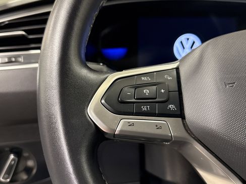 Used 2024 Volkswagen Tiguan SE image 8
