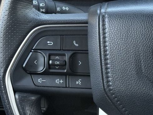 Used 2025 Toyota 4Runner SR5 AWD/4WD image 14
