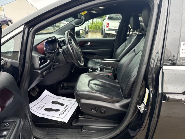 Used 2019 Chrysler Pacifica Touring-L FWD image 9