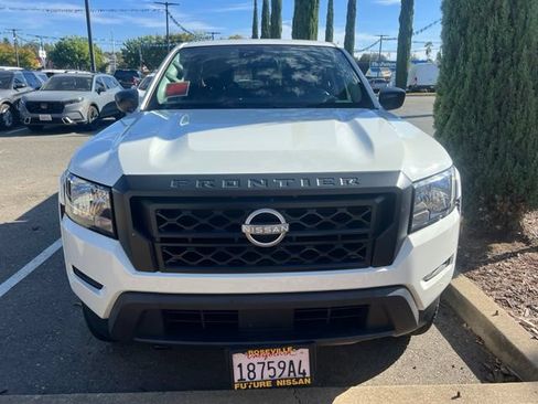 Used 2024 Nissan Frontier S AWD/4WD image 2