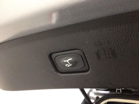 Used 2024 Ford Edge Titanium image 30