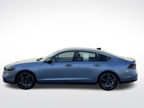 Used 2025 Honda Accord Sport image 2