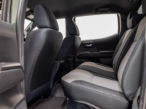 Used 2022 Toyota Tacoma TRD Sport w/ Technology Package AWD/4WD image 26