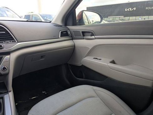 Used 2017 Hyundai Elantra SE FWD image 14