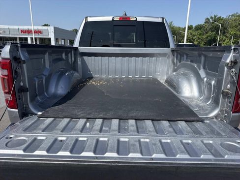 Used 2019 RAM 1500 Laramie AWD/4WD image 27