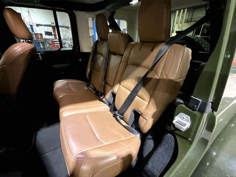 Used 2022 Jeep Wrangler Unlimited Rubicon w/ Cold Weather Group image 22