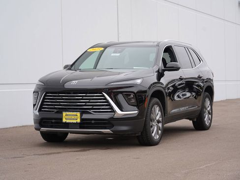 Used 2025 Buick Enclave Preferred image 7