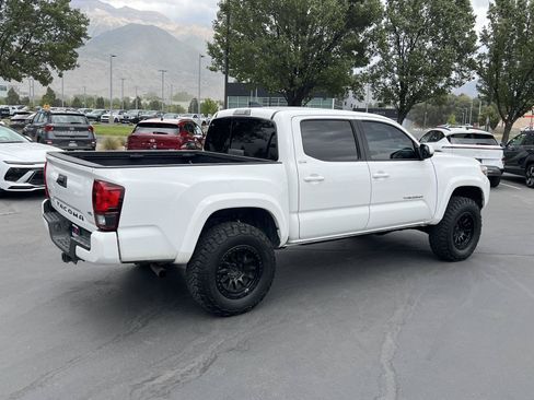 Used 2020 Toyota Tacoma SR5 w/ Technology Package AWD/4WD image 7