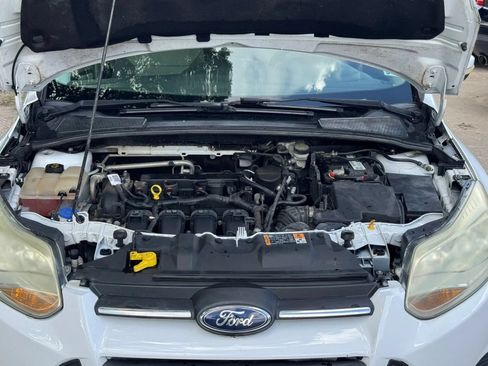 Used 2014 Ford Focus SE w/ SE Winter Package FWD image 11