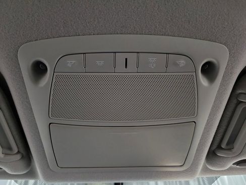 Used 2016 Nissan Leaf SL FWD image 20