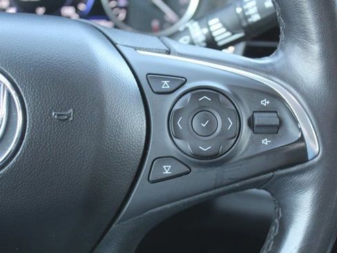 Used 2020 Buick Enclave Avenir w/ Avenir Technology Package image 27