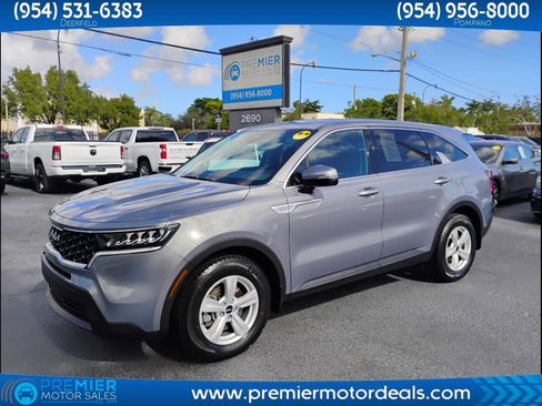 Used 2023 Kia Sorento LX image 1