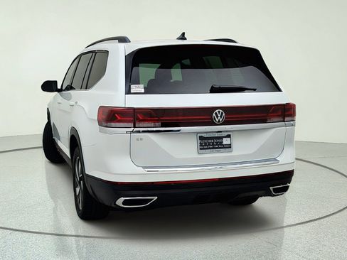 Used 2024 Volkswagen Atlas SE w/ Panoramic Sunroof Package FWD image 11