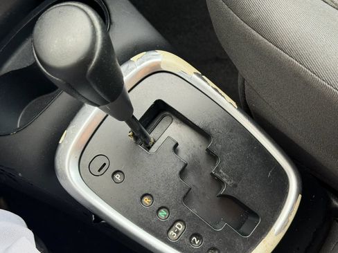 Used 2015 Toyota Yaris L FWD image 30