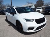 New 2024 Chrysler Pacifica Limited w/ Uconnect Theater Family Group image 4