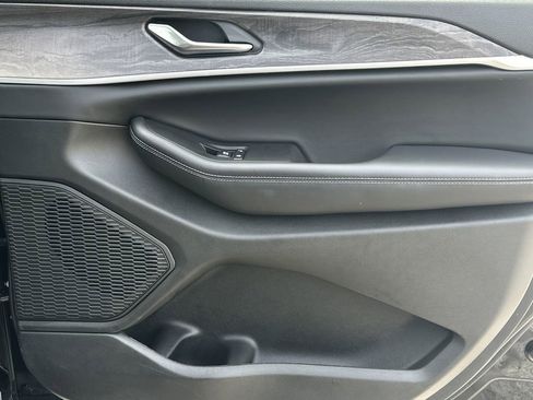 Used 2023 Jeep Grand Cherokee L Limited w/ Rear Seat Video Group I image 15