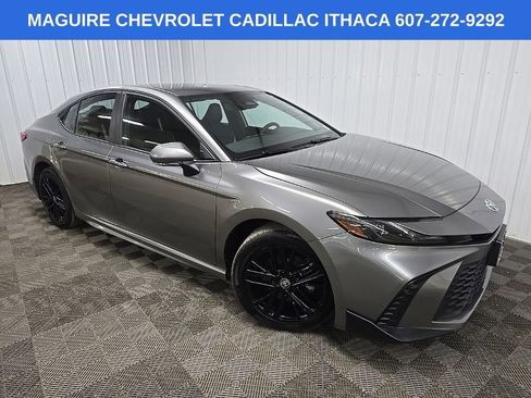 Used 2025 Toyota Camry SE w/ Convenience Package AWD/4WD image 7