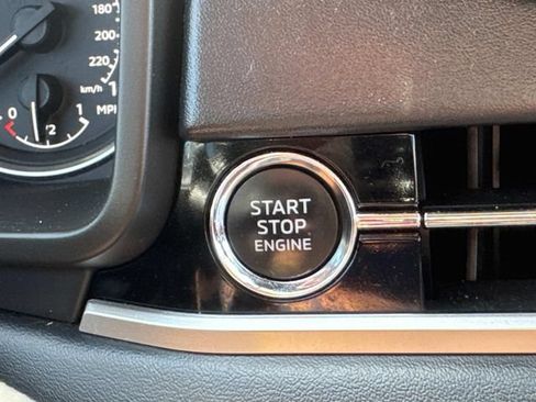 Used 2022 Mitsubishi Outlander SE AWD/4WD image 40