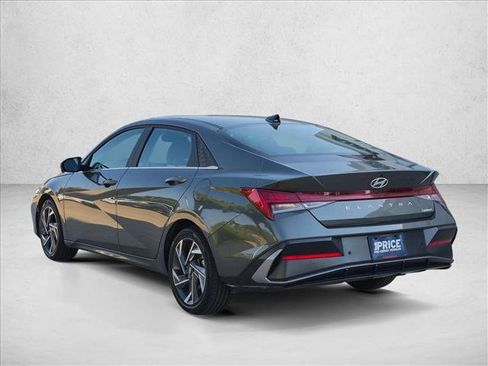 Used 2024 Hyundai Elantra Limited FWD image 8