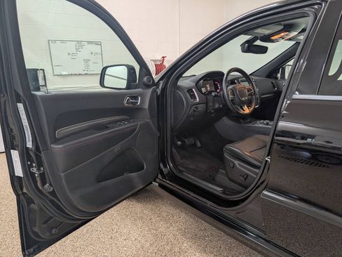 Used 2017 Dodge Durango R/T w/ Blacktop Package AWD/4WD image 6
