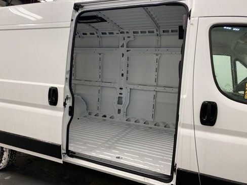 New 2026 RAM ProMaster 2500 w/ Convenience Group image 24
