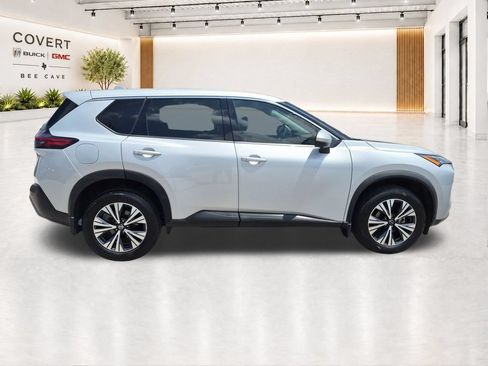 Used 2021 Nissan Rogue SV FWD image 12