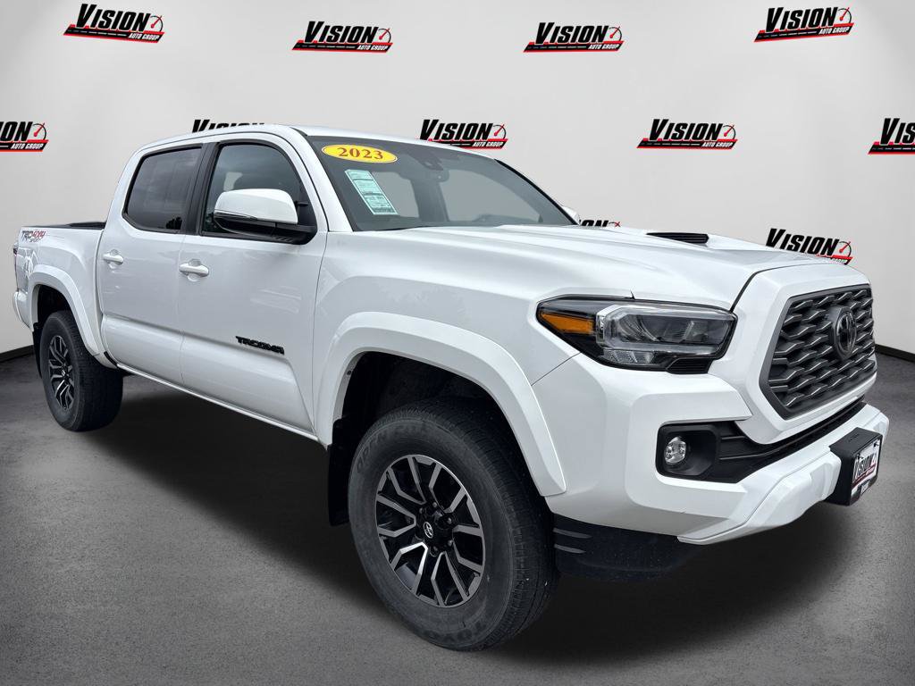 Used 2023 Toyota Tacoma TRD Sport AWD/4WD image 3