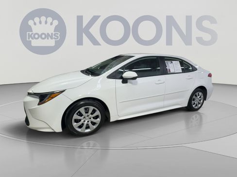 Used 2023 Toyota Corolla LE FWD image 5