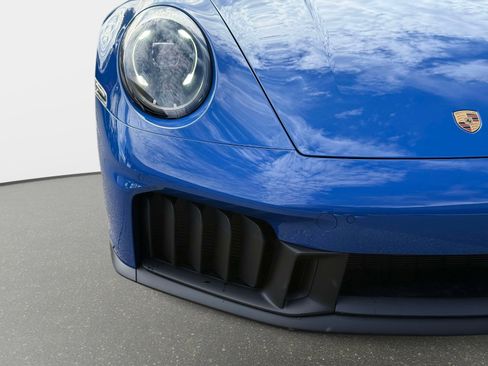 Used 2025 Porsche 911 Carrera GTS image 9