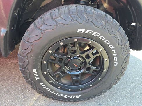Used 2013 Toyota Tacoma 4x4 Access Cab V6 w/ TRD Sport Pkg image 4