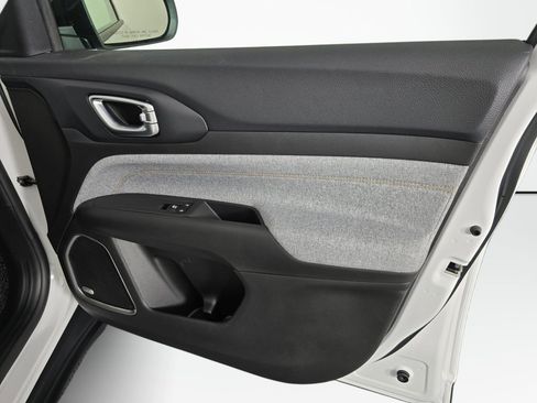New 2026 Jeep Compass Latitude AWD/4WD image 41