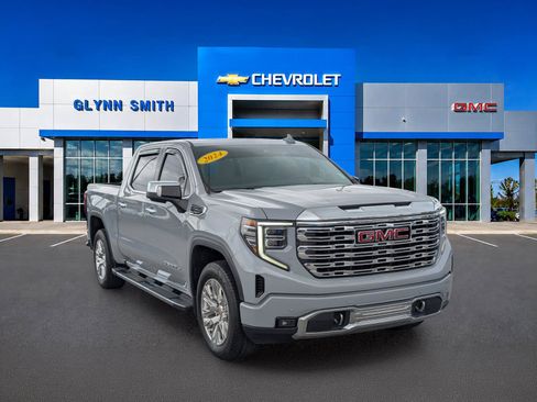 Used 2024 GMC Sierra 1500 Denali w/ Technology Package RWD image 3
