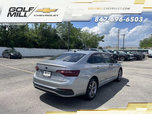 Used 2024 Volkswagen Jetta SE FWD image 6