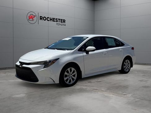 Certified 2025 Toyota Corolla LE FWD image 7